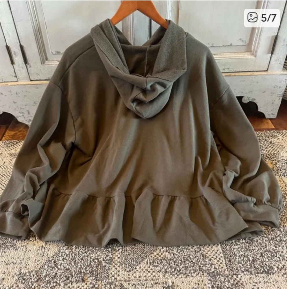 Women's Boho Hooded Green Sweatshirt With Ruffled Hem Large NWT - Picture 2 of 11
